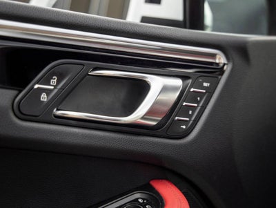 2020 Porsche Macan Macan