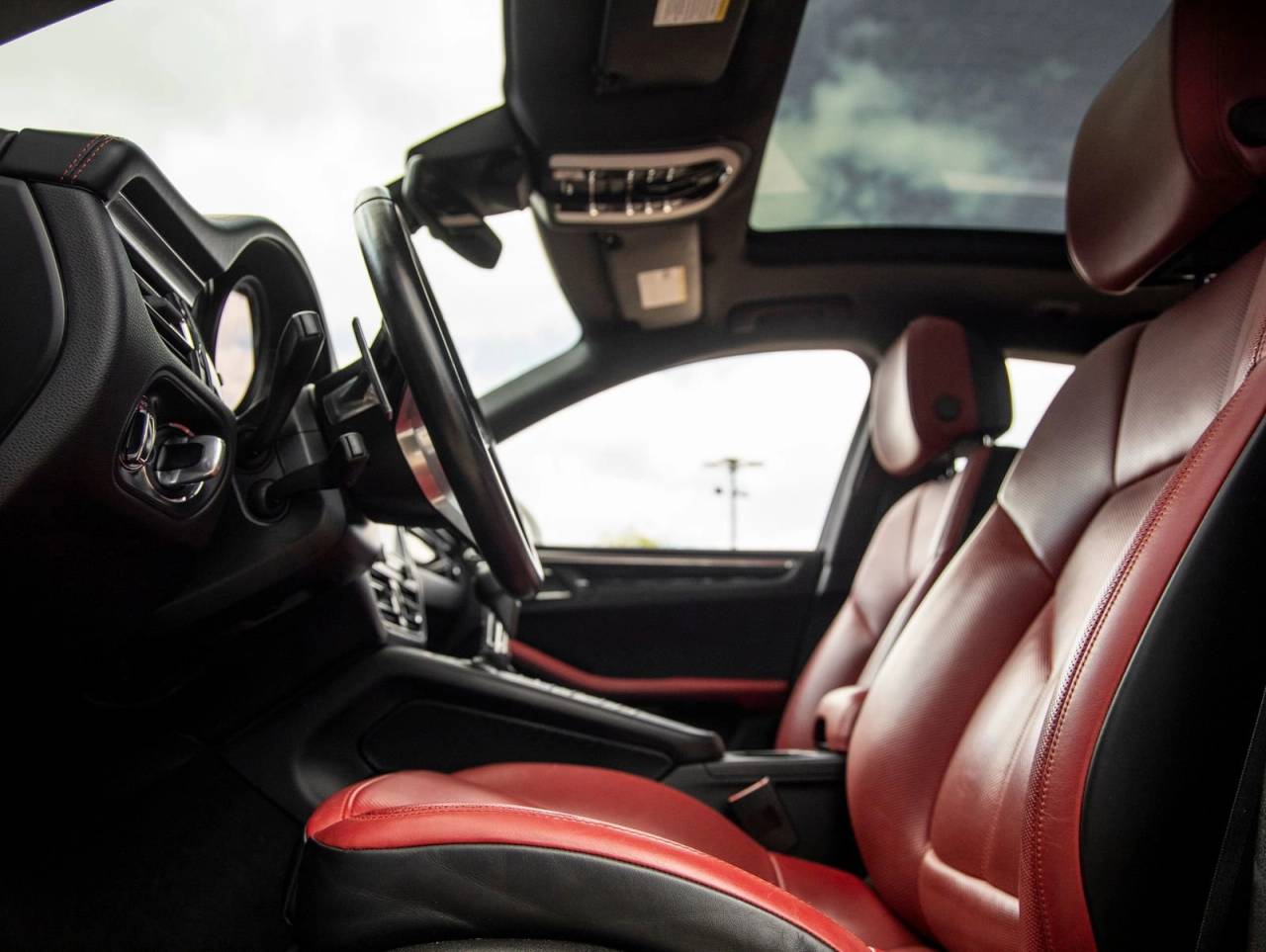 2020 Porsche Macan Macan