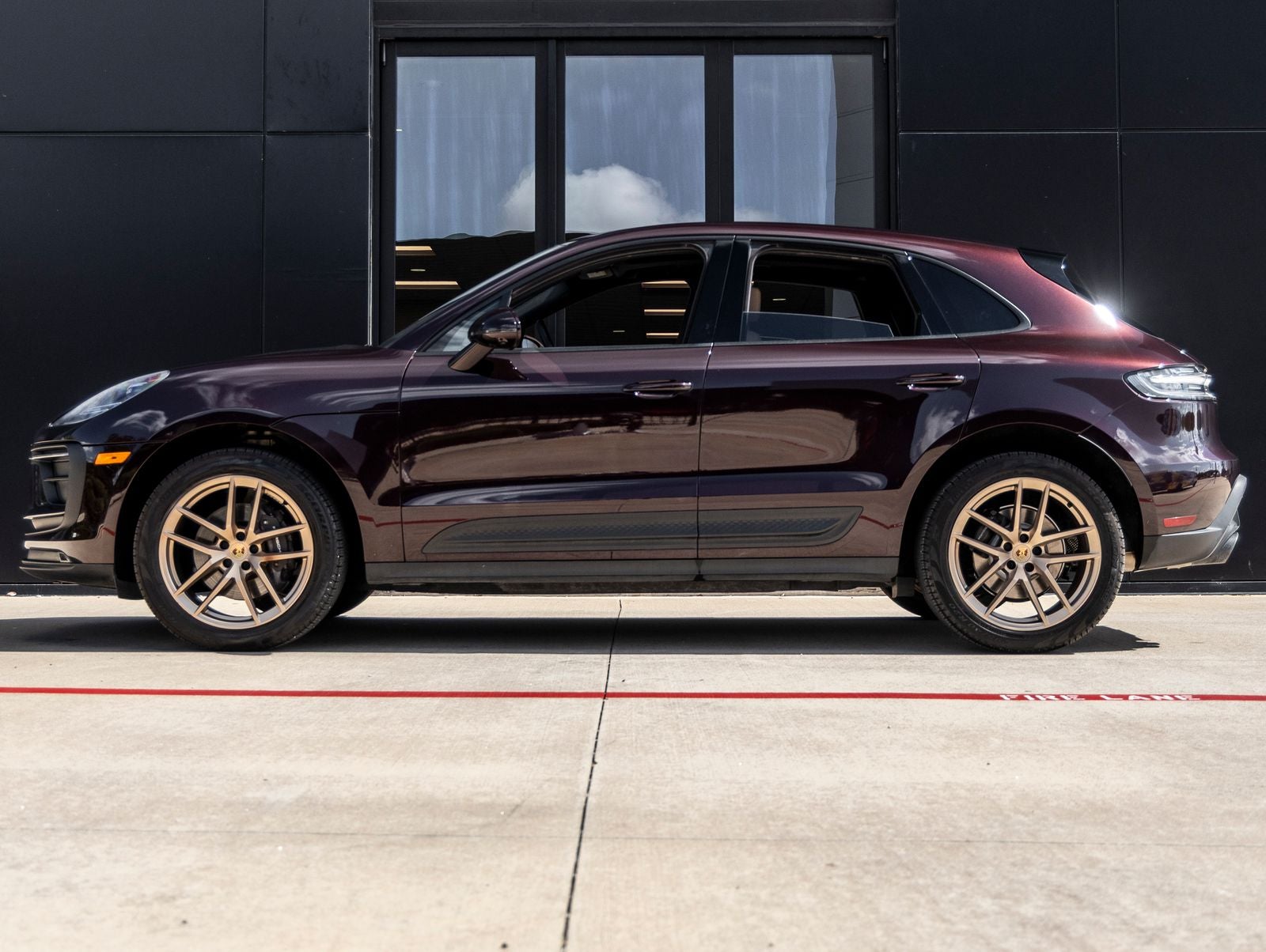 2023 Porsche Macan Macan (MY23)