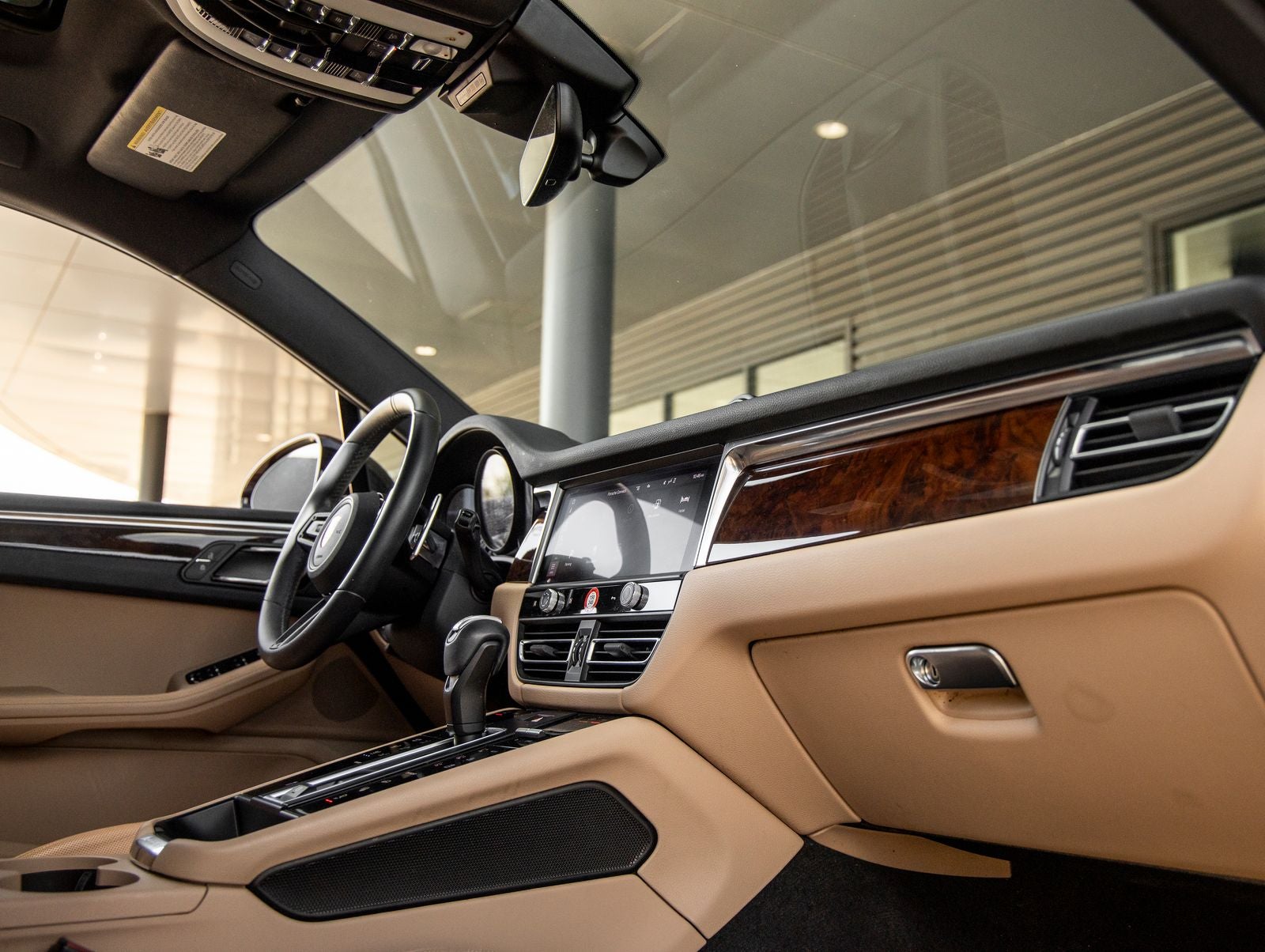 2023 Porsche Macan Macan (MY23)