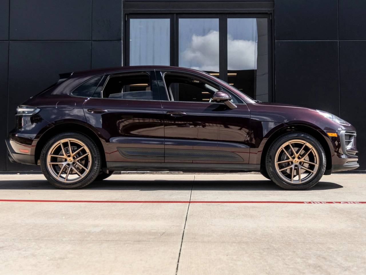 2023 Porsche Macan Macan (MY23)