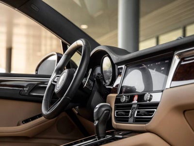 2023 Porsche Macan Macan (MY23)