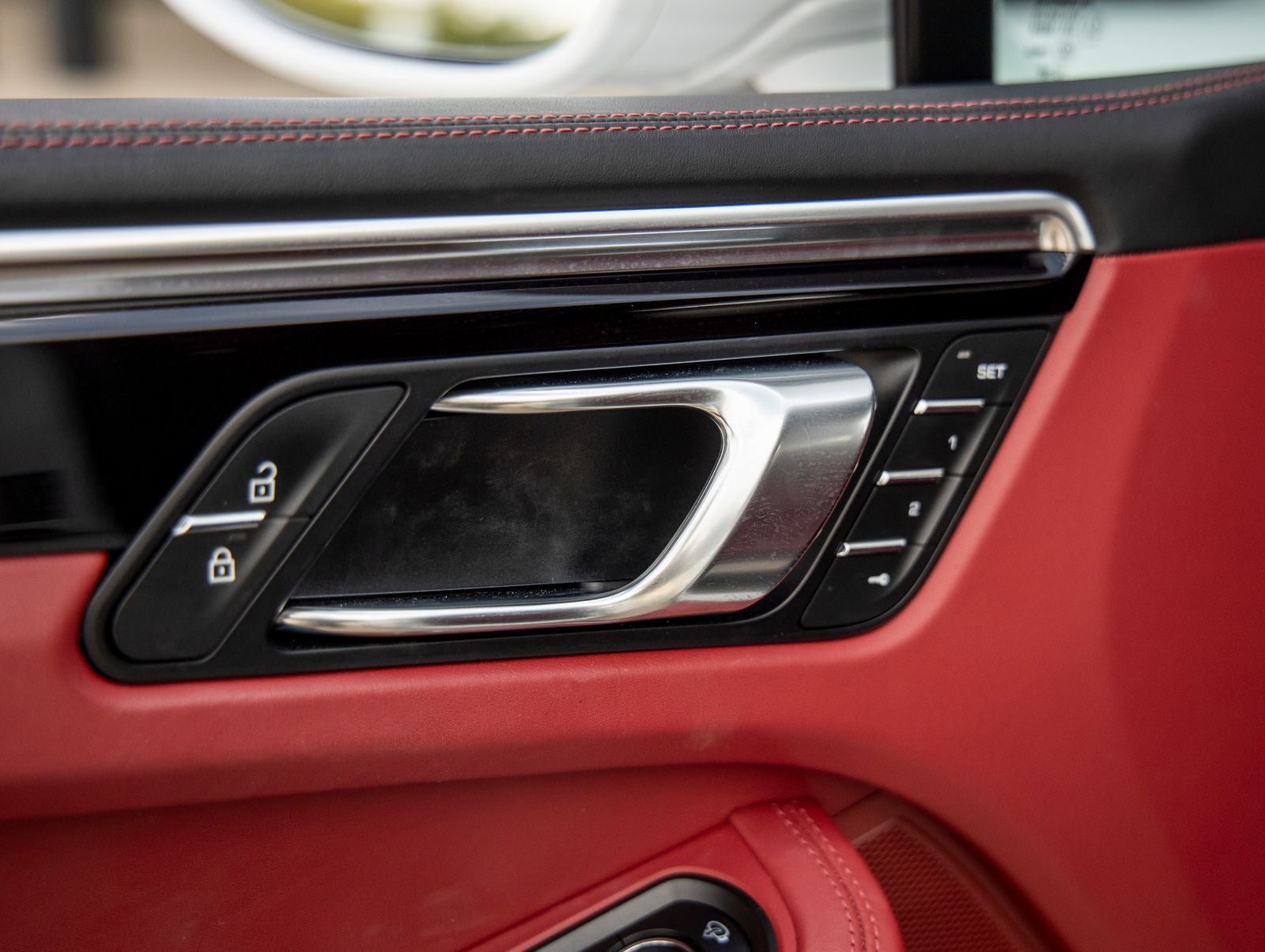 2023 Porsche Macan AWD