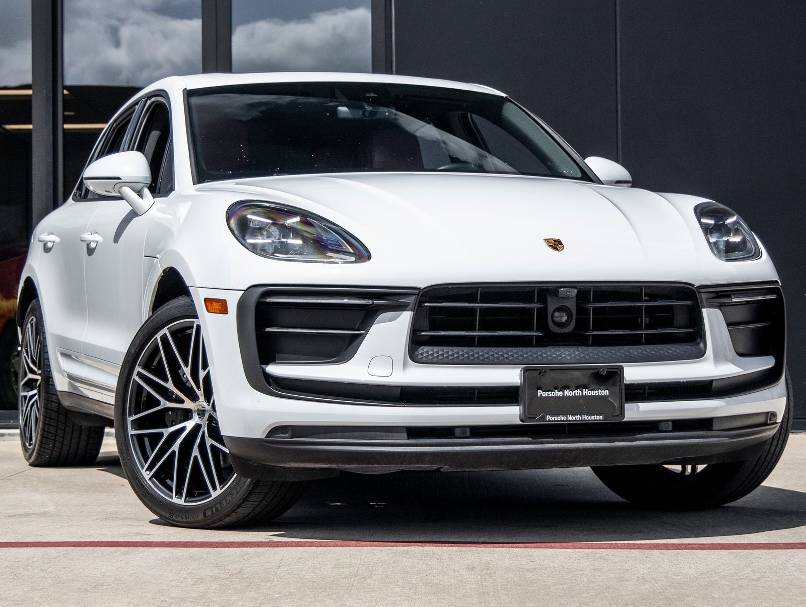 2023 Porsche Macan AWD