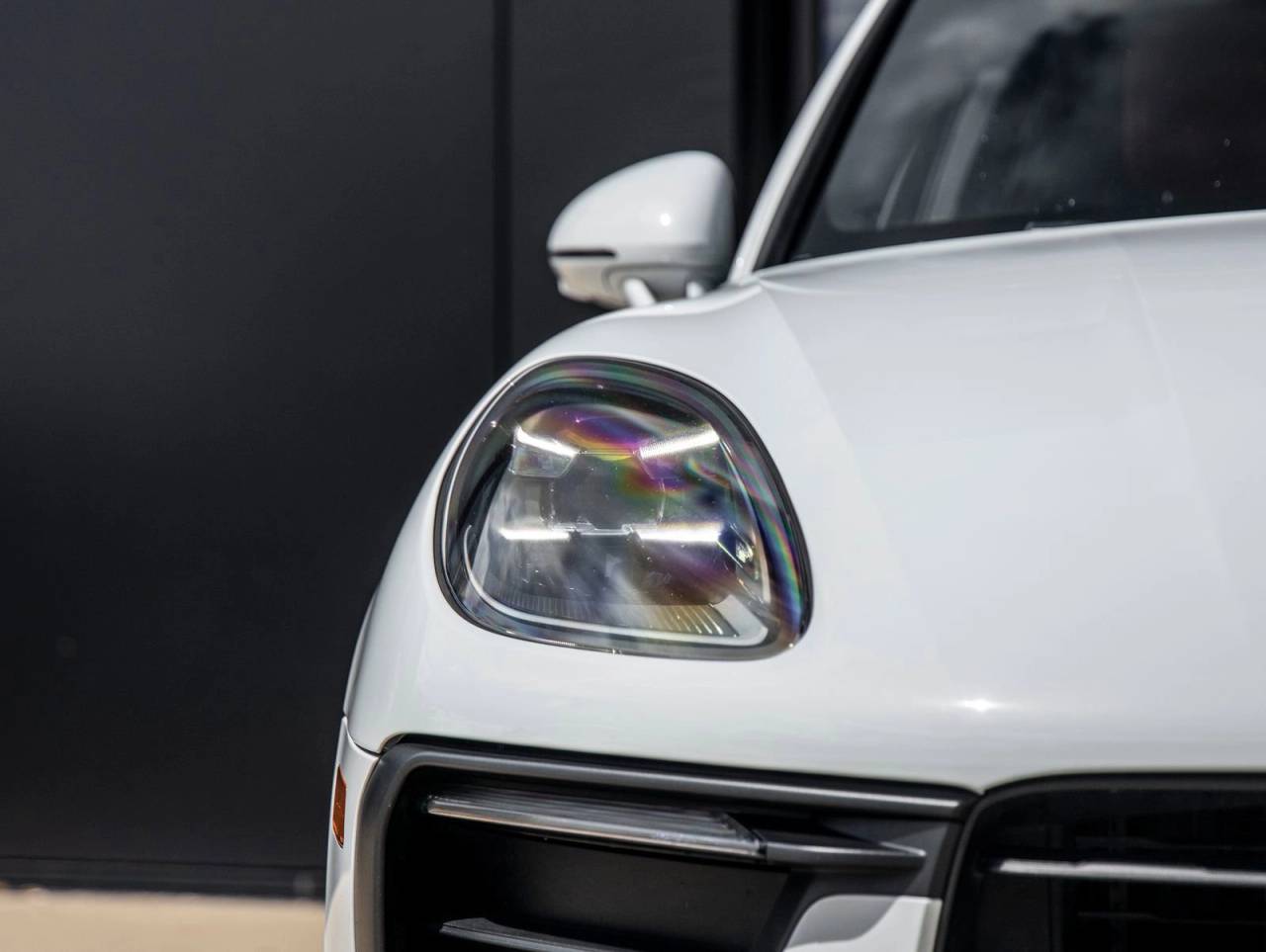 2023 Porsche Macan AWD