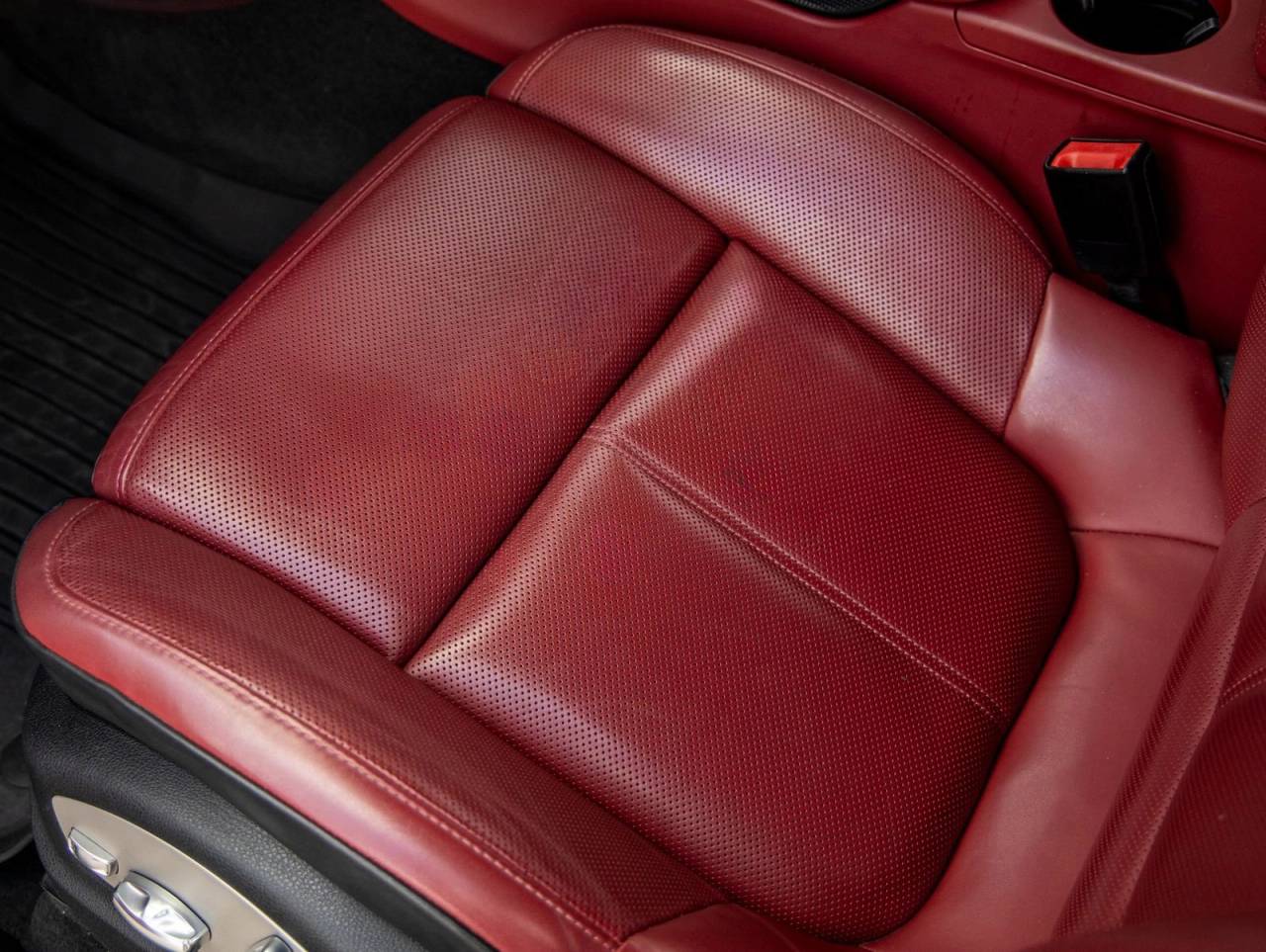 2023 Porsche Macan AWD