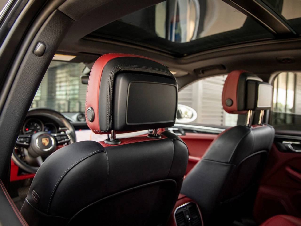 2023 Porsche Macan AWD