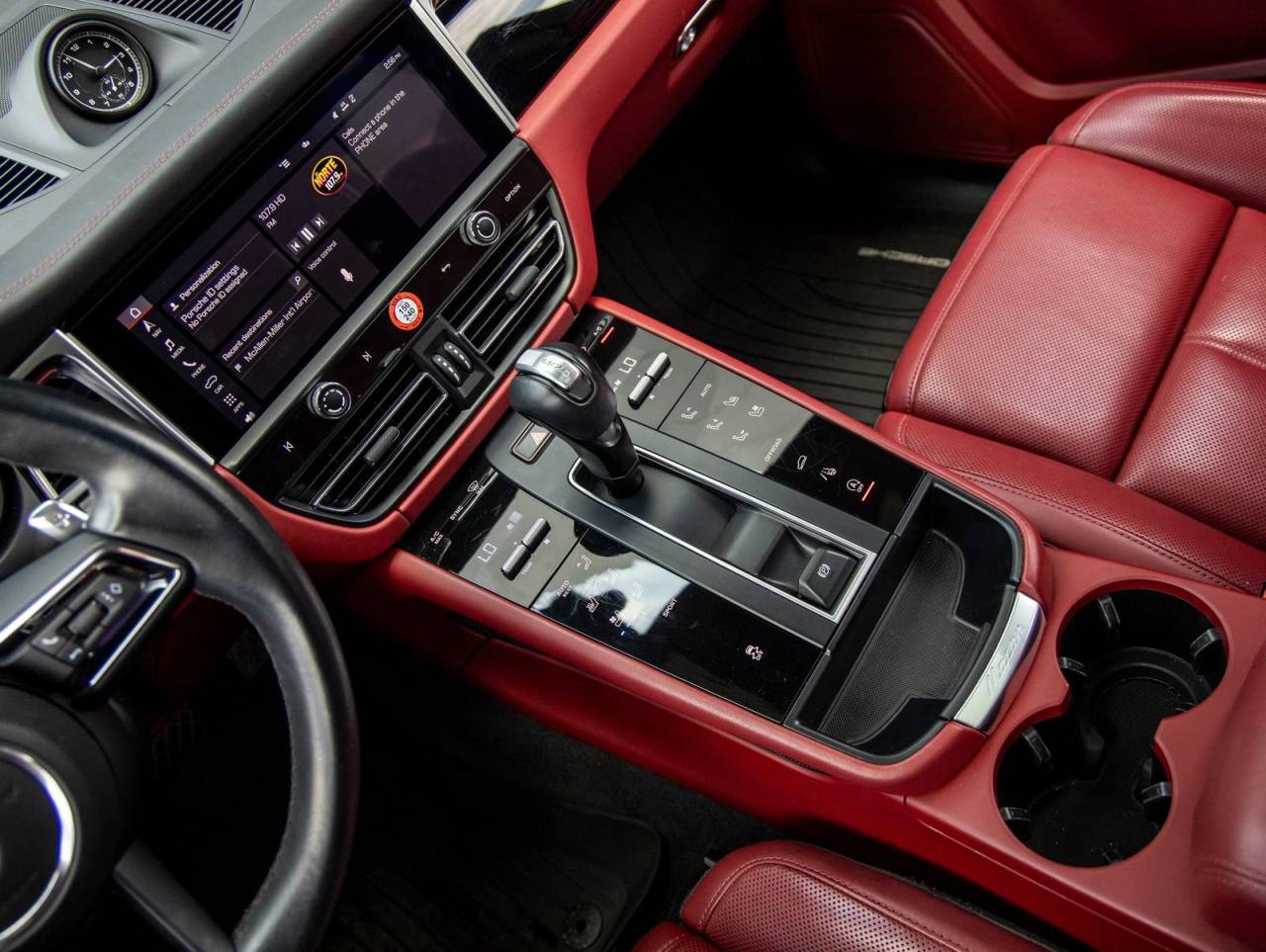 2023 Porsche Macan AWD