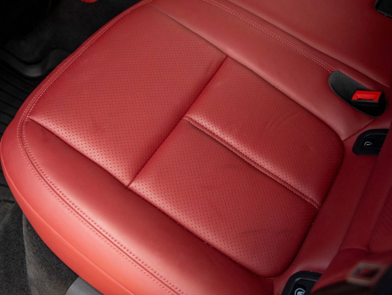 2023 Porsche Macan AWD