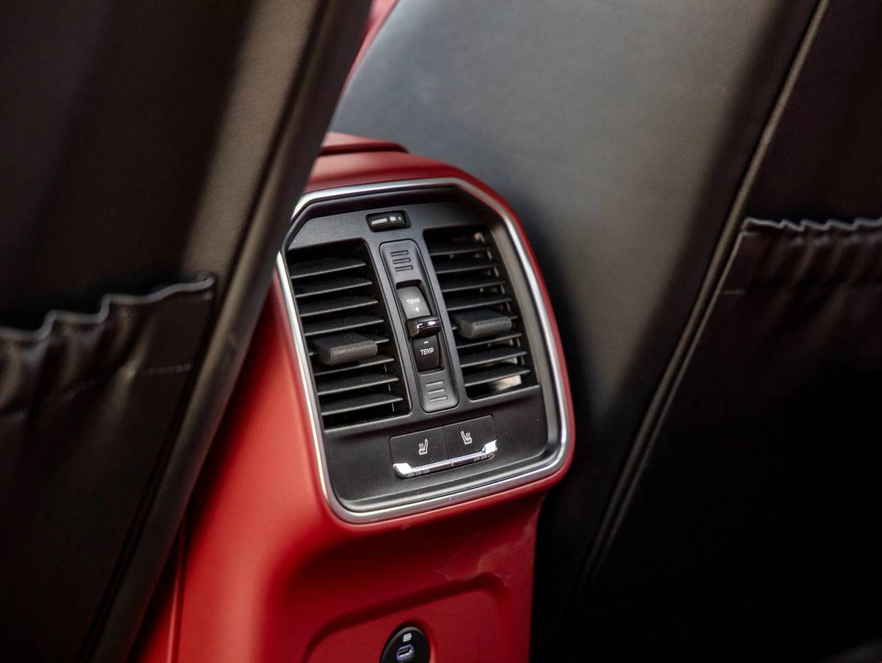 2023 Porsche Macan AWD