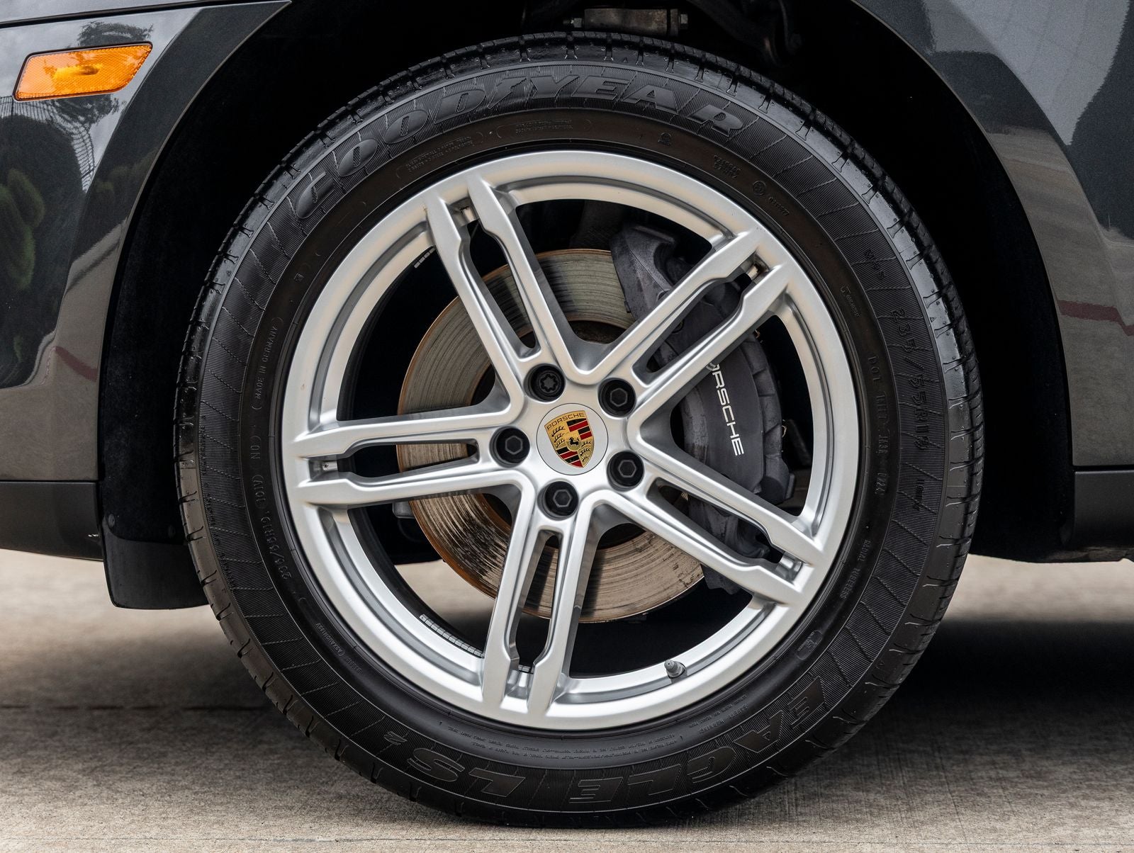 2024 Porsche Macan AWD