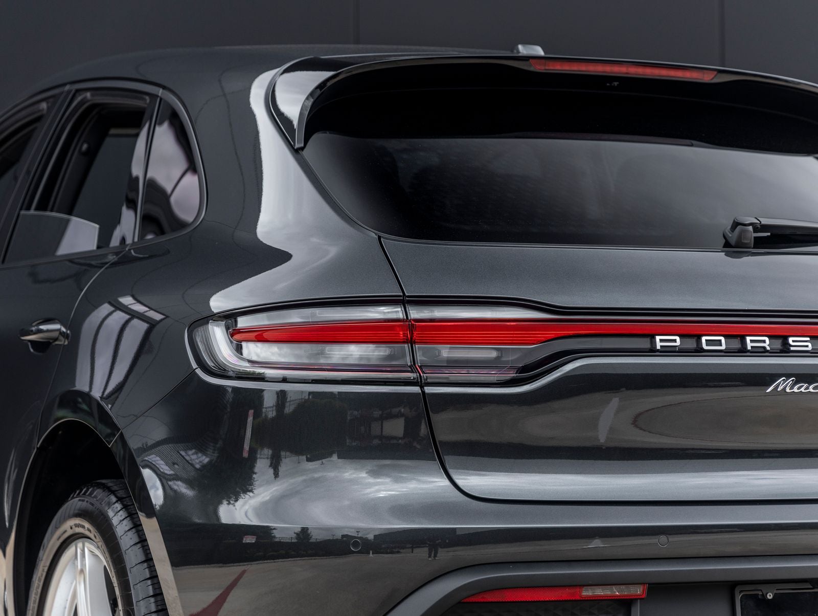 2024 Porsche Macan AWD