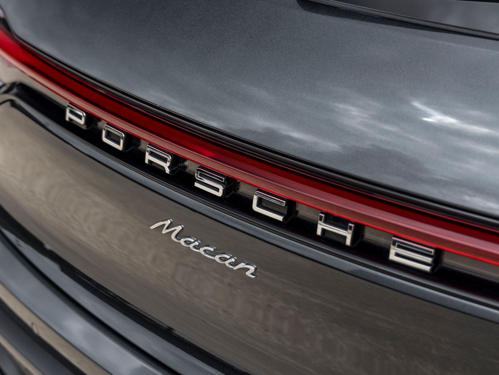 2024 Porsche Macan AWD