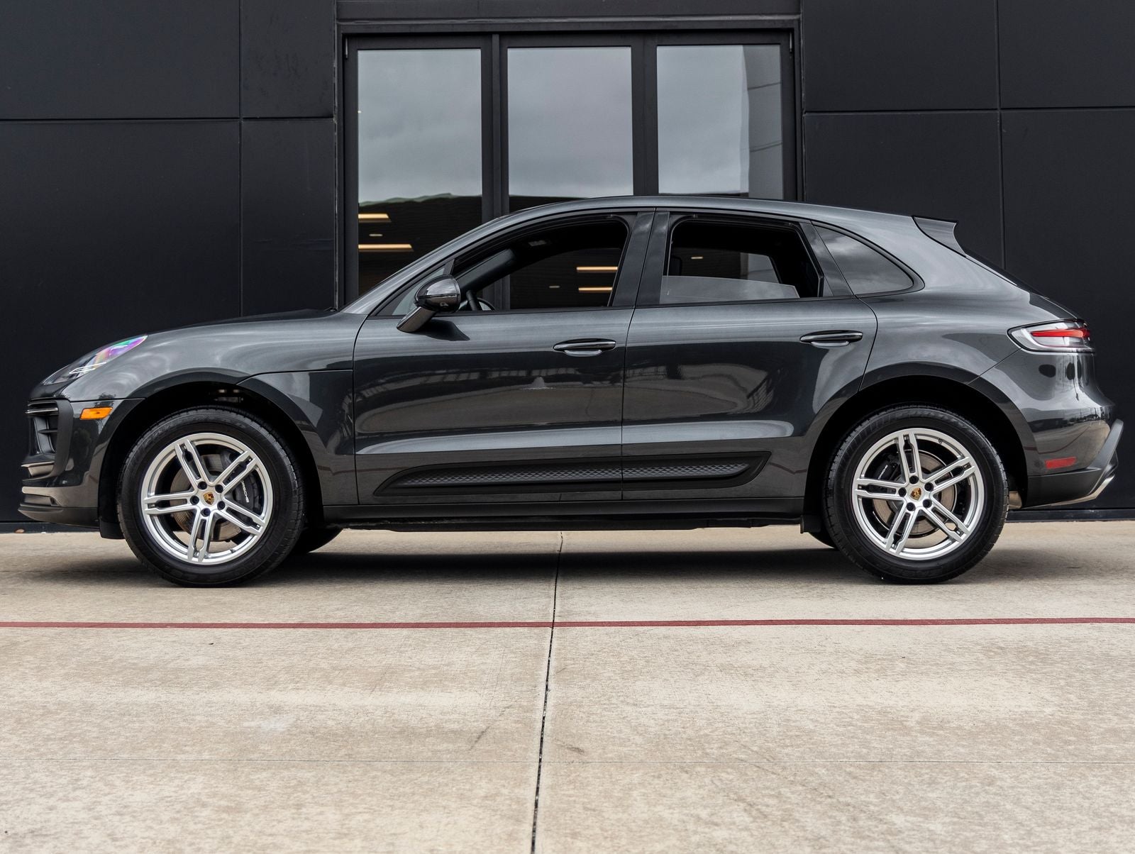 2024 Porsche Macan AWD