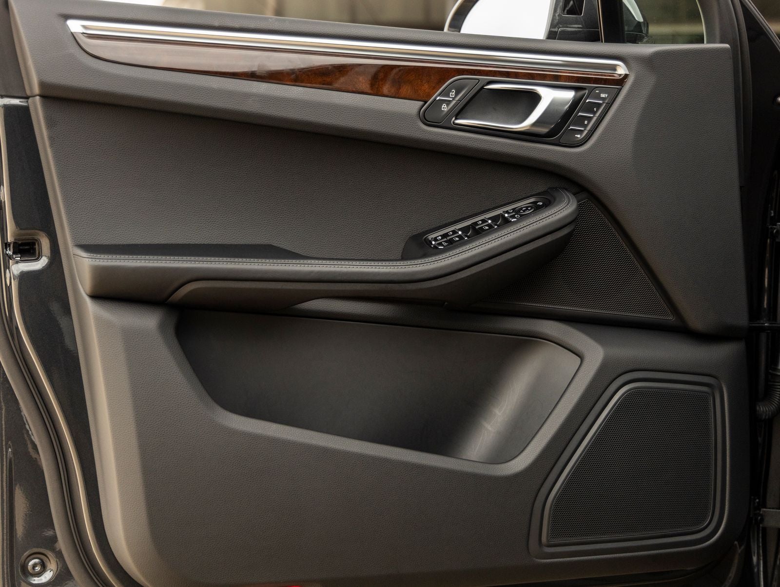 2024 Porsche Macan AWD