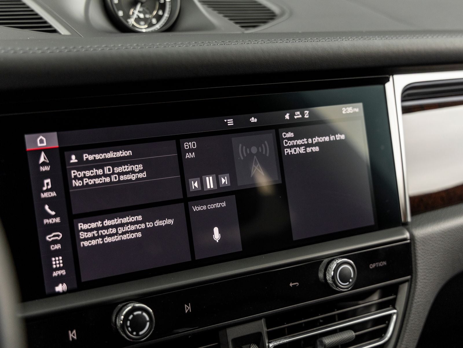 2024 Porsche Macan AWD