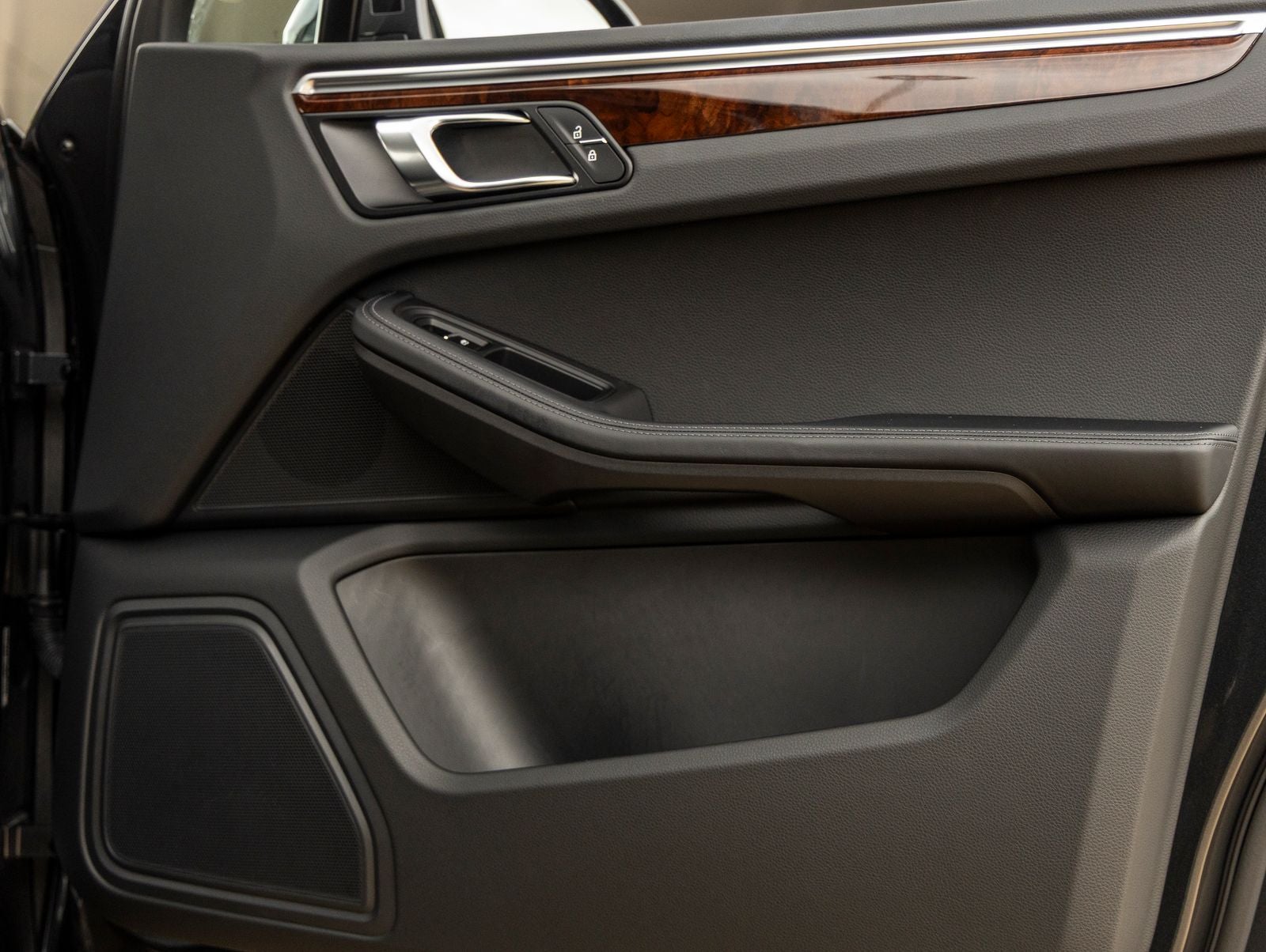 2024 Porsche Macan AWD