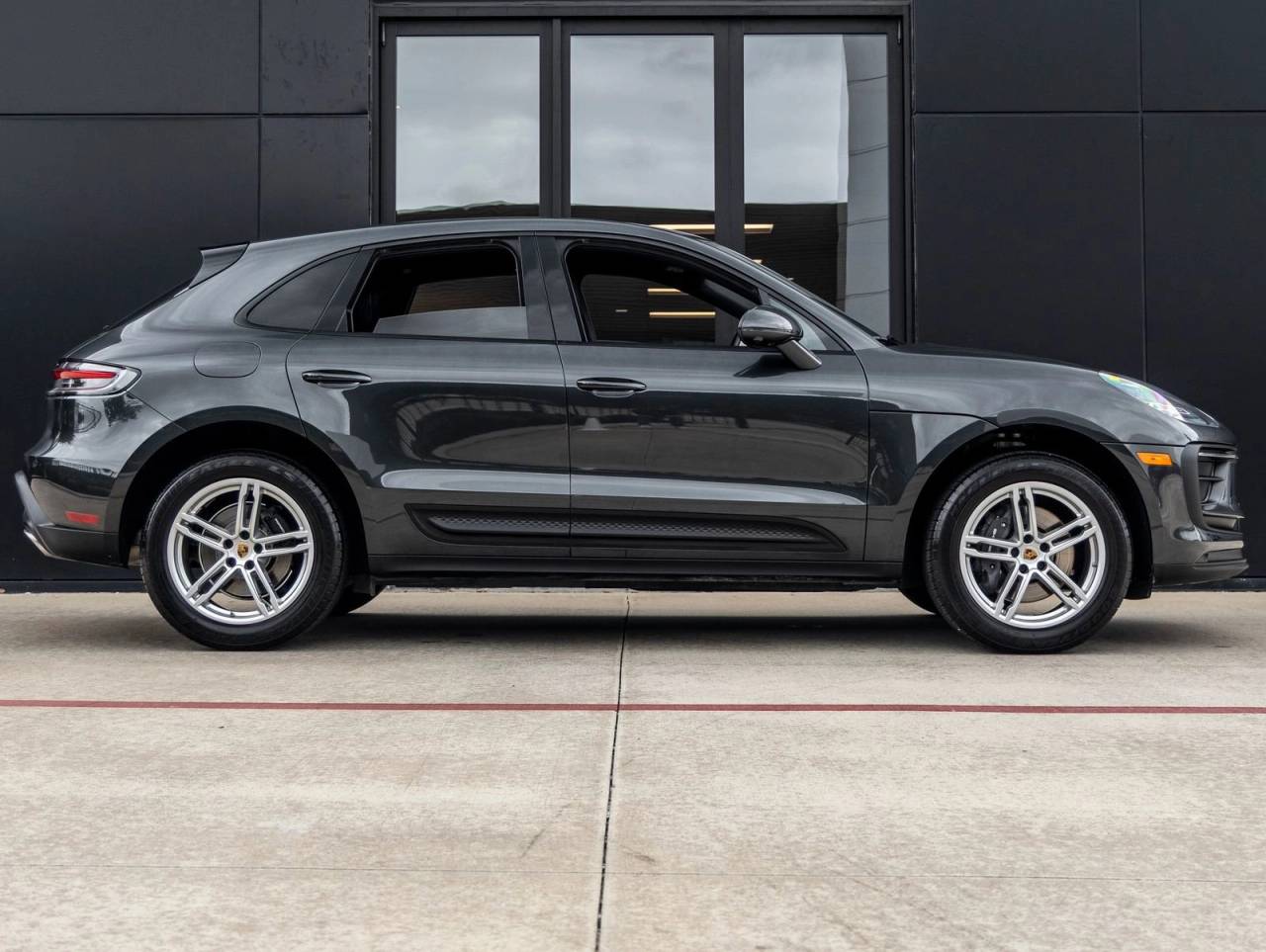 2024 Porsche Macan AWD
