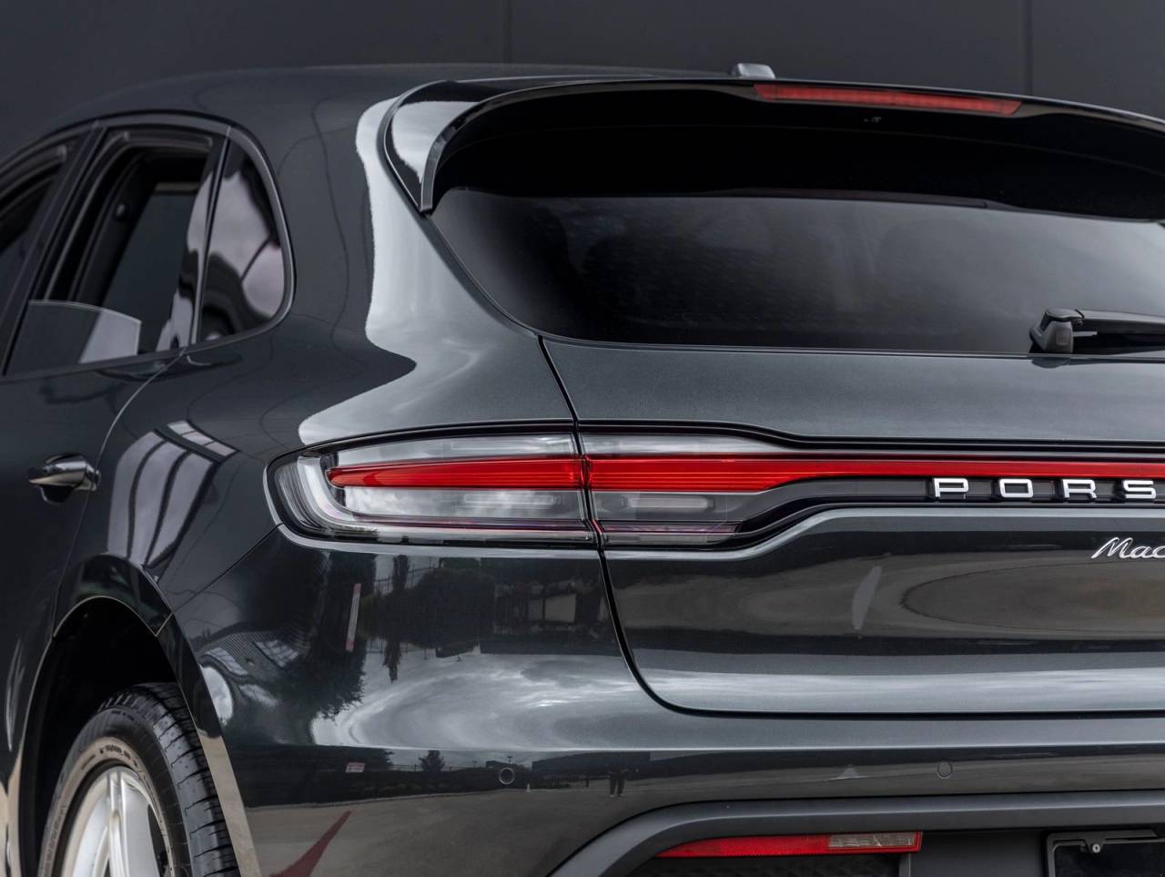 2024 Porsche Macan AWD