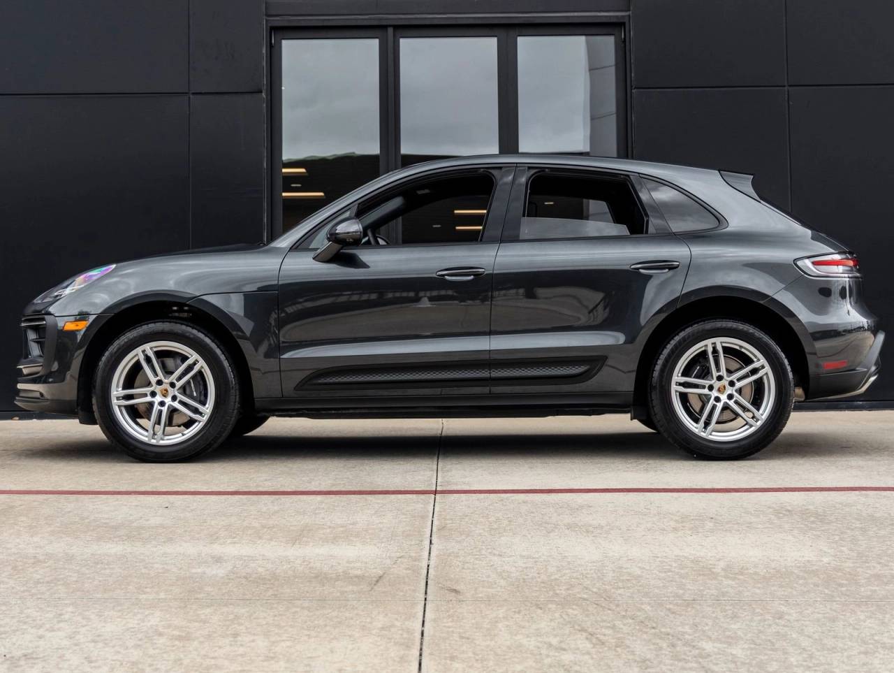 2024 Porsche Macan AWD