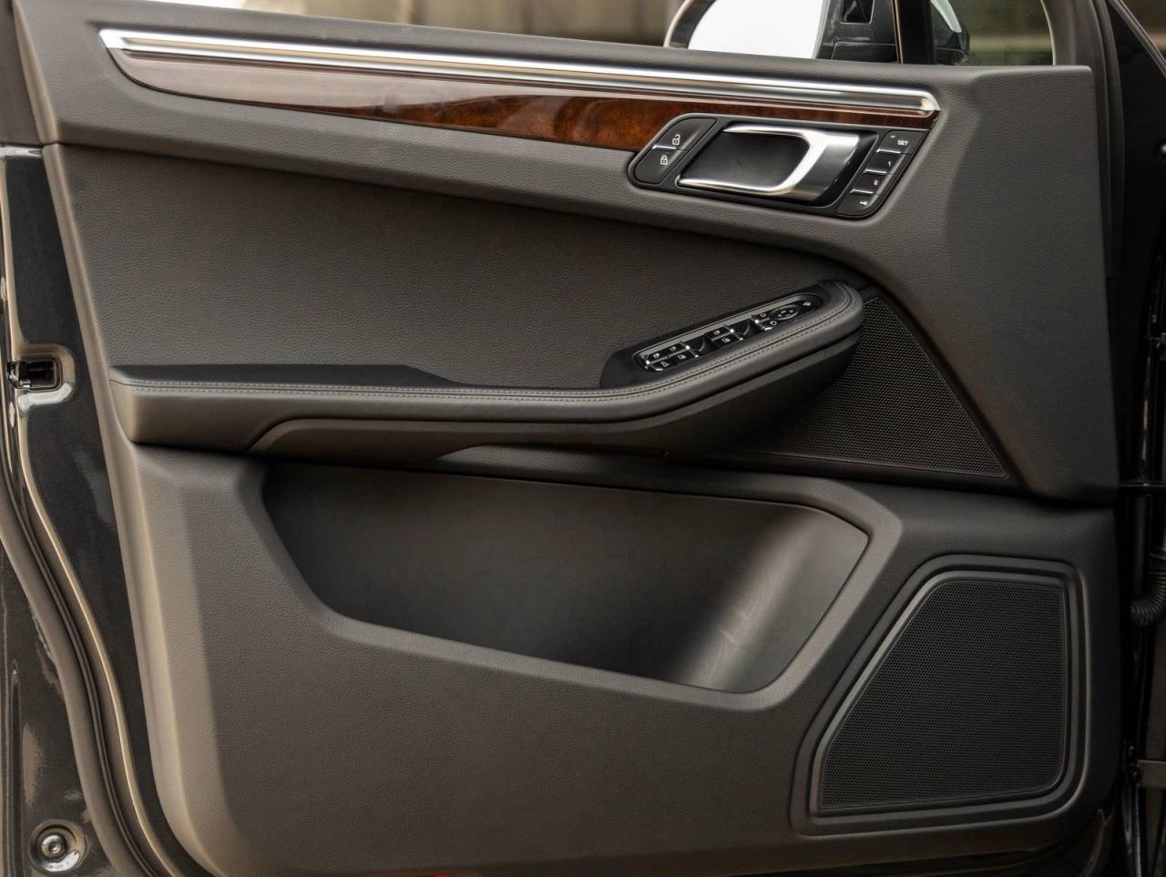 2024 Porsche Macan AWD