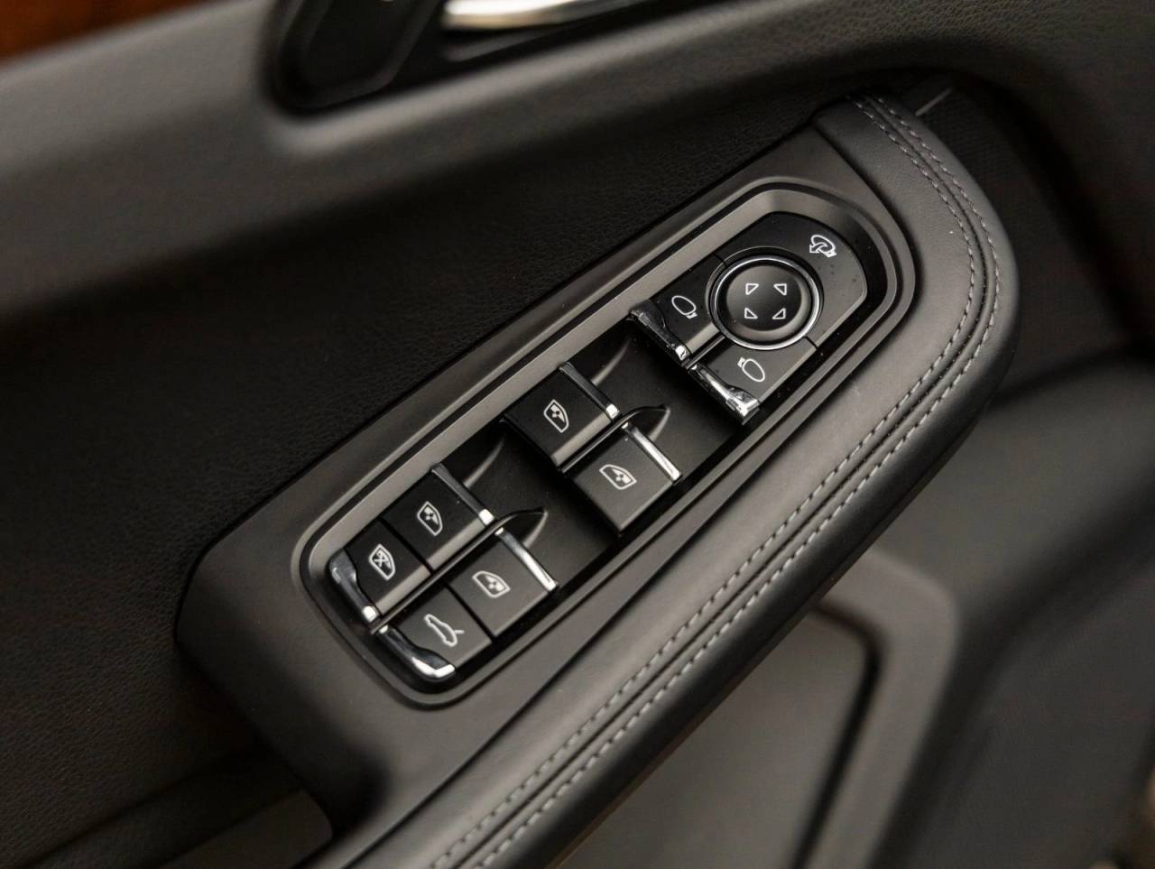 2024 Porsche Macan AWD