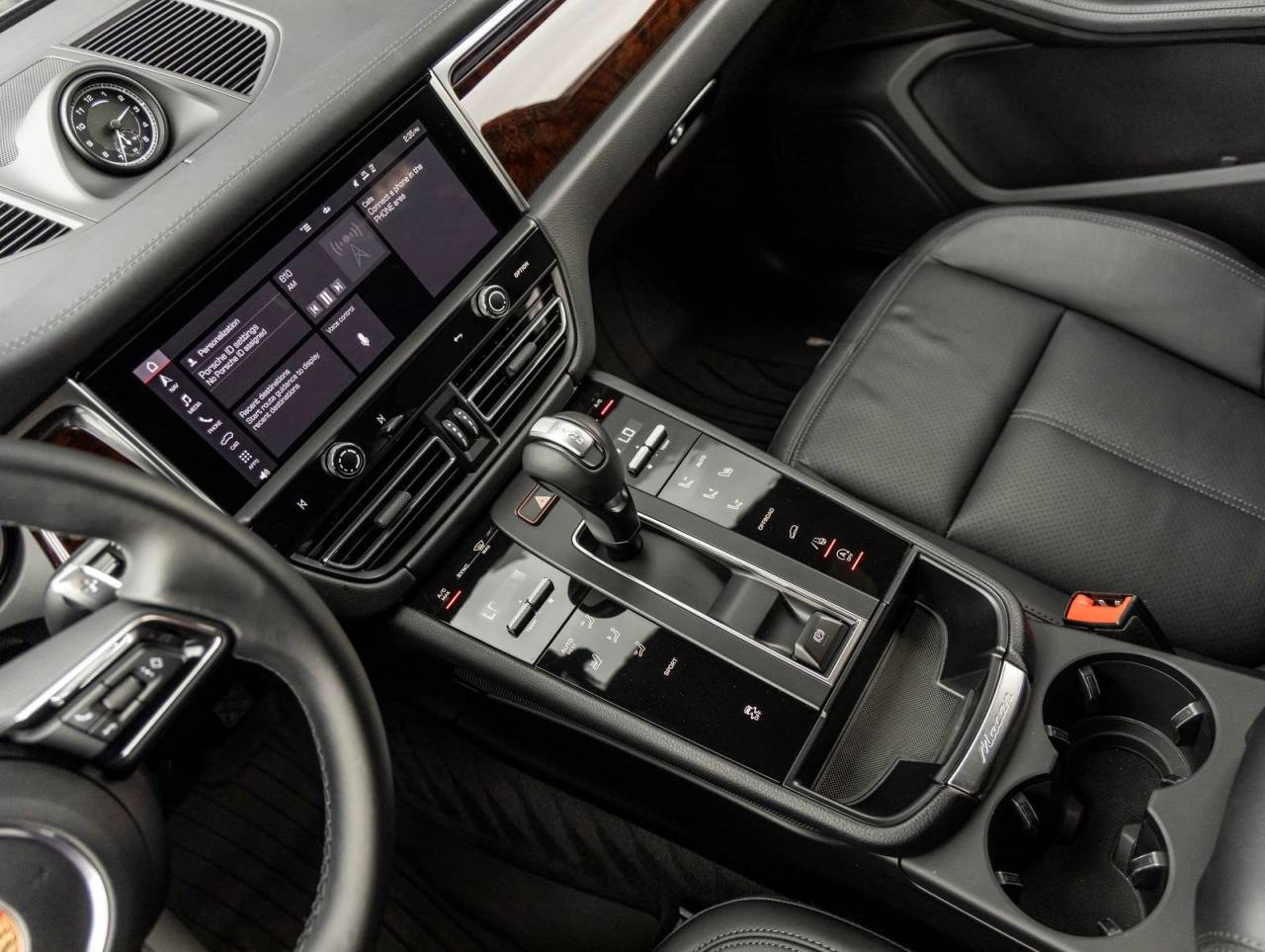 2024 Porsche Macan AWD