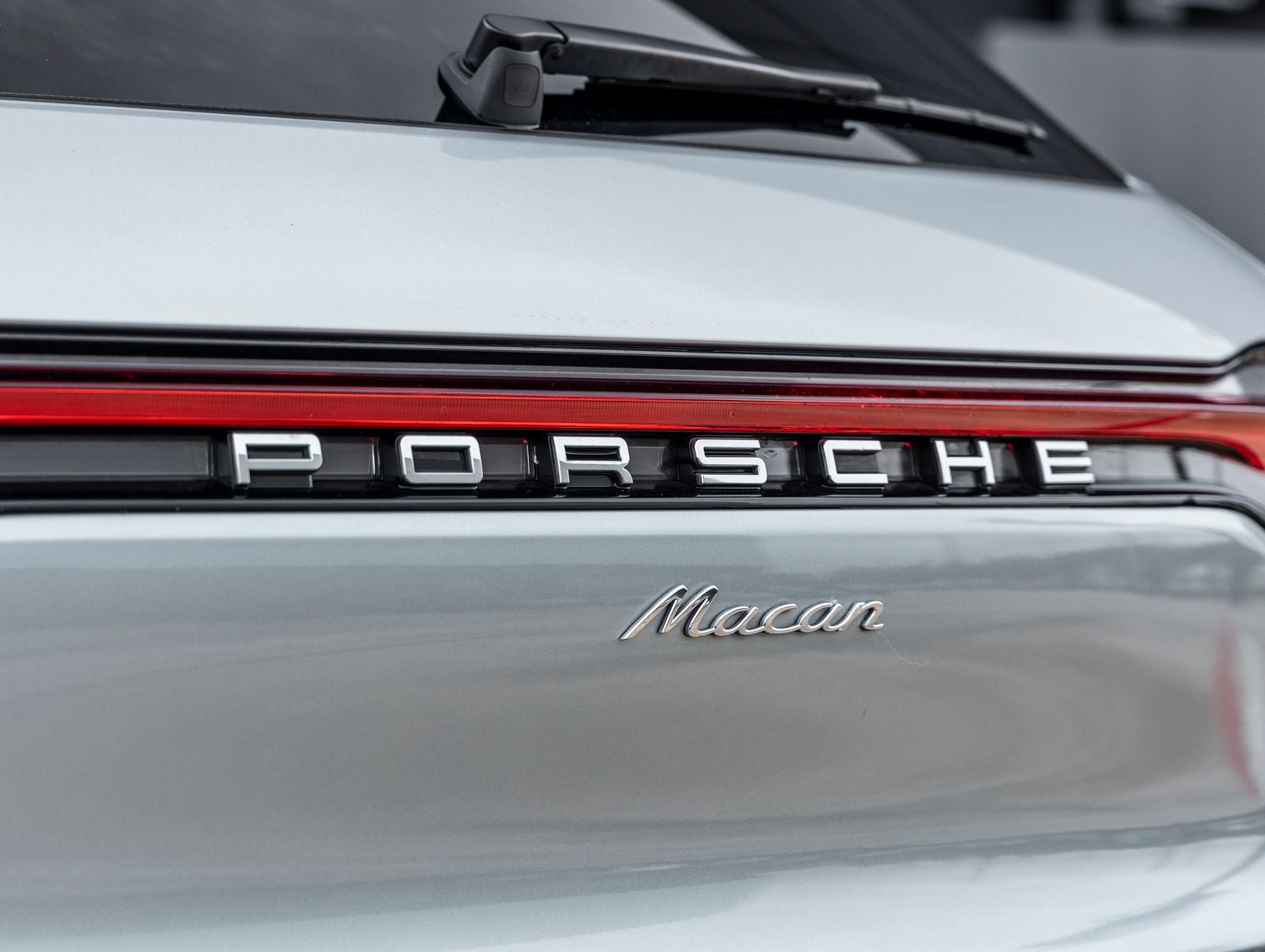 2024 Porsche Macan Macan (MY24)