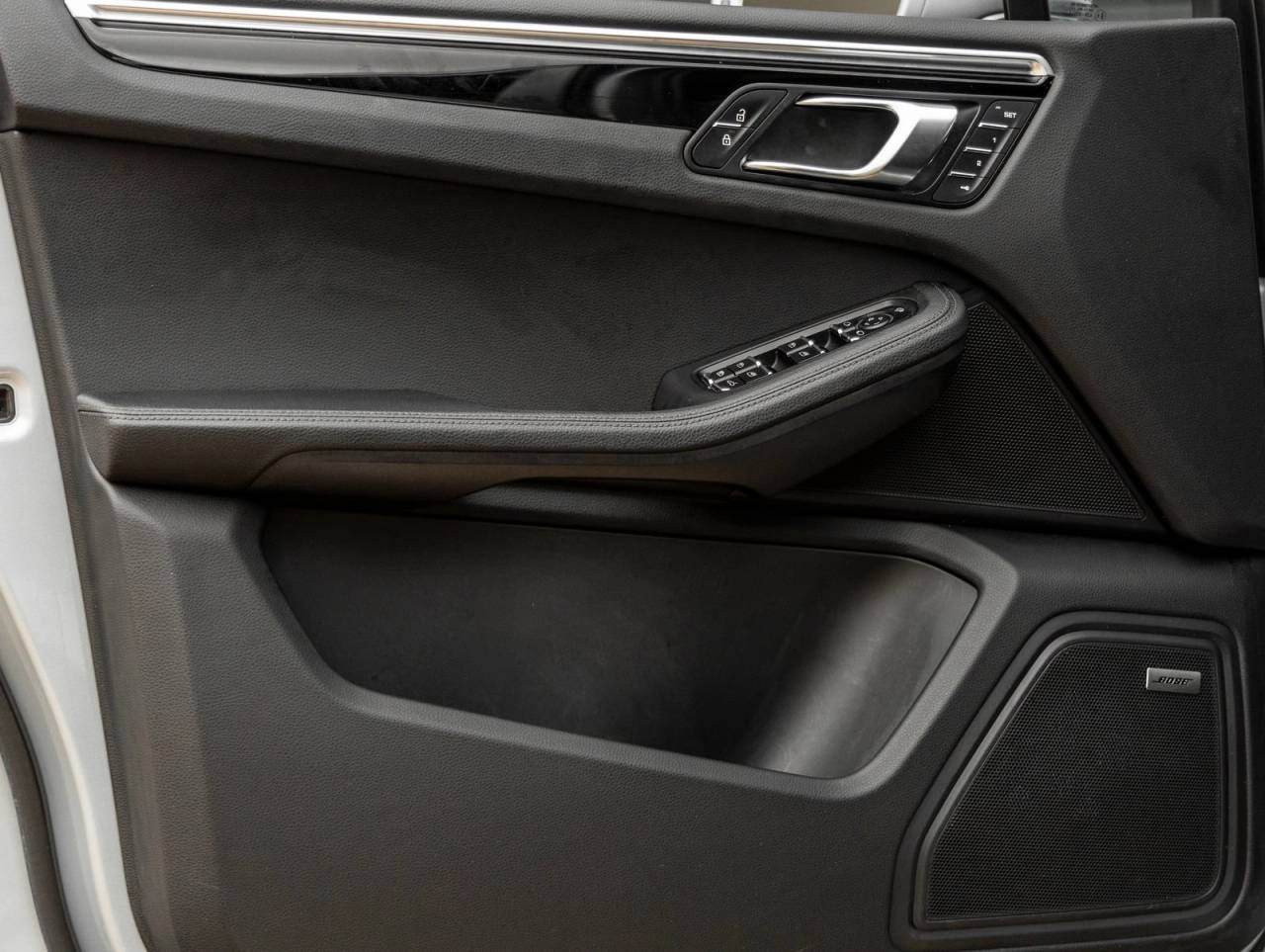 2024 Porsche Macan Macan (MY24)