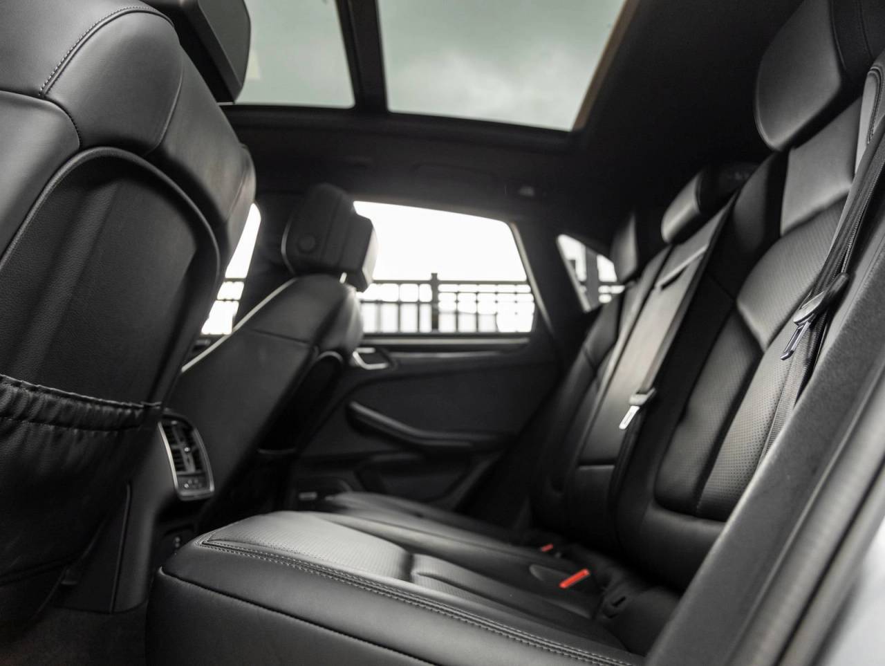 2024 Porsche Macan Macan (MY24)