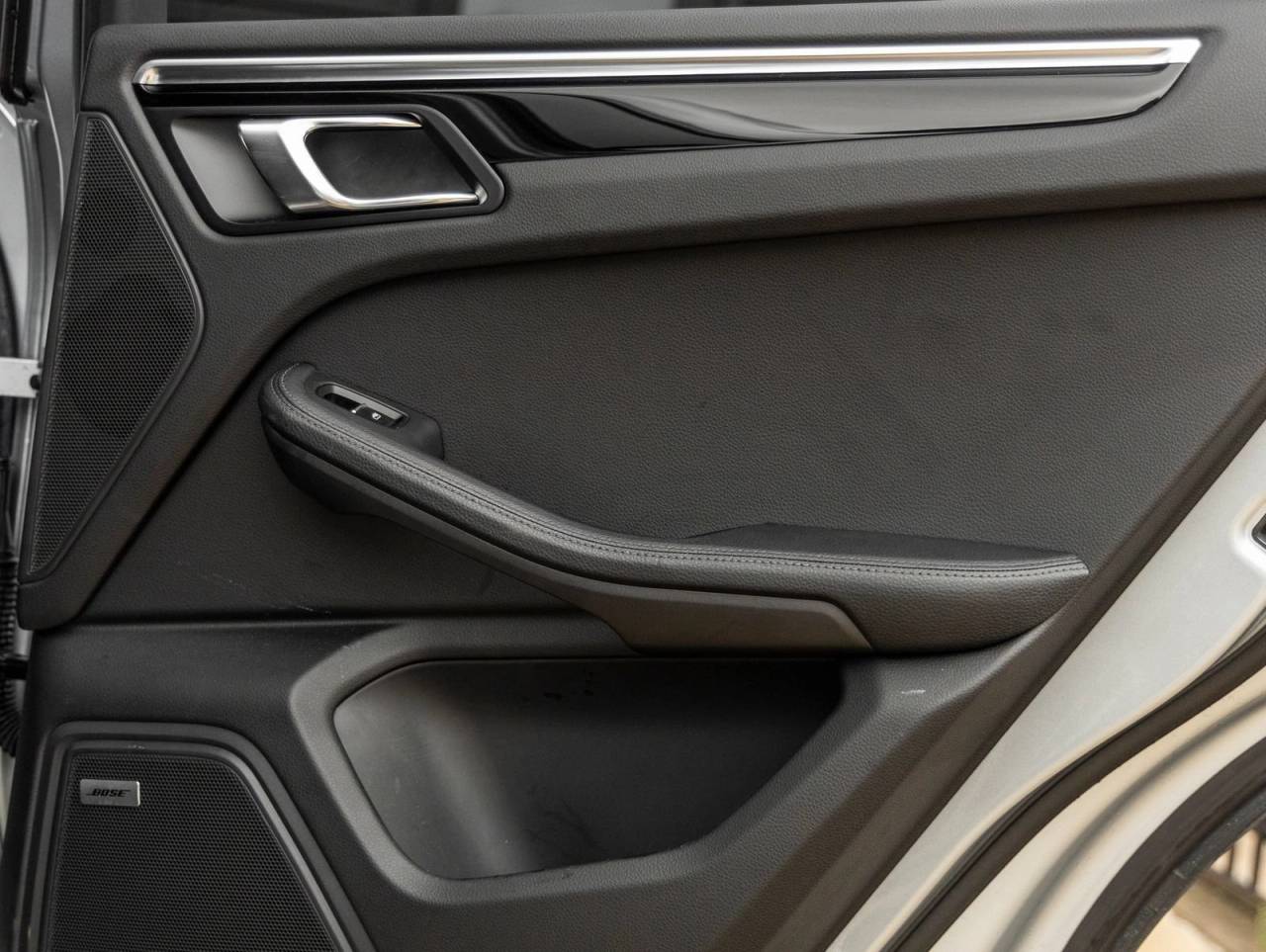 2024 Porsche Macan Macan (MY24)