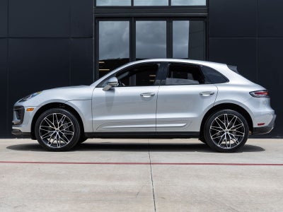2025 Porsche Macan AWD