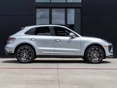 2025 Porsche Macan AWD