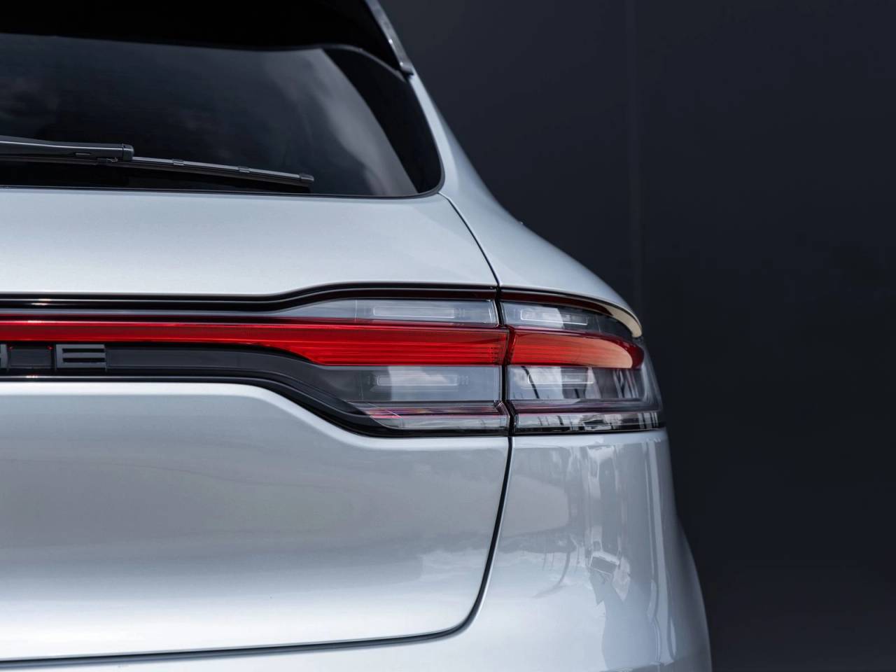 2025 Porsche Macan AWD