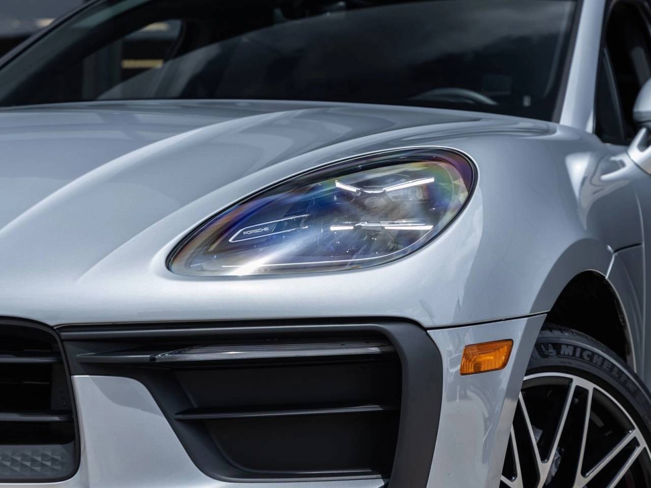 2025 Porsche Macan AWD