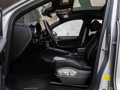 2025 Porsche Macan AWD