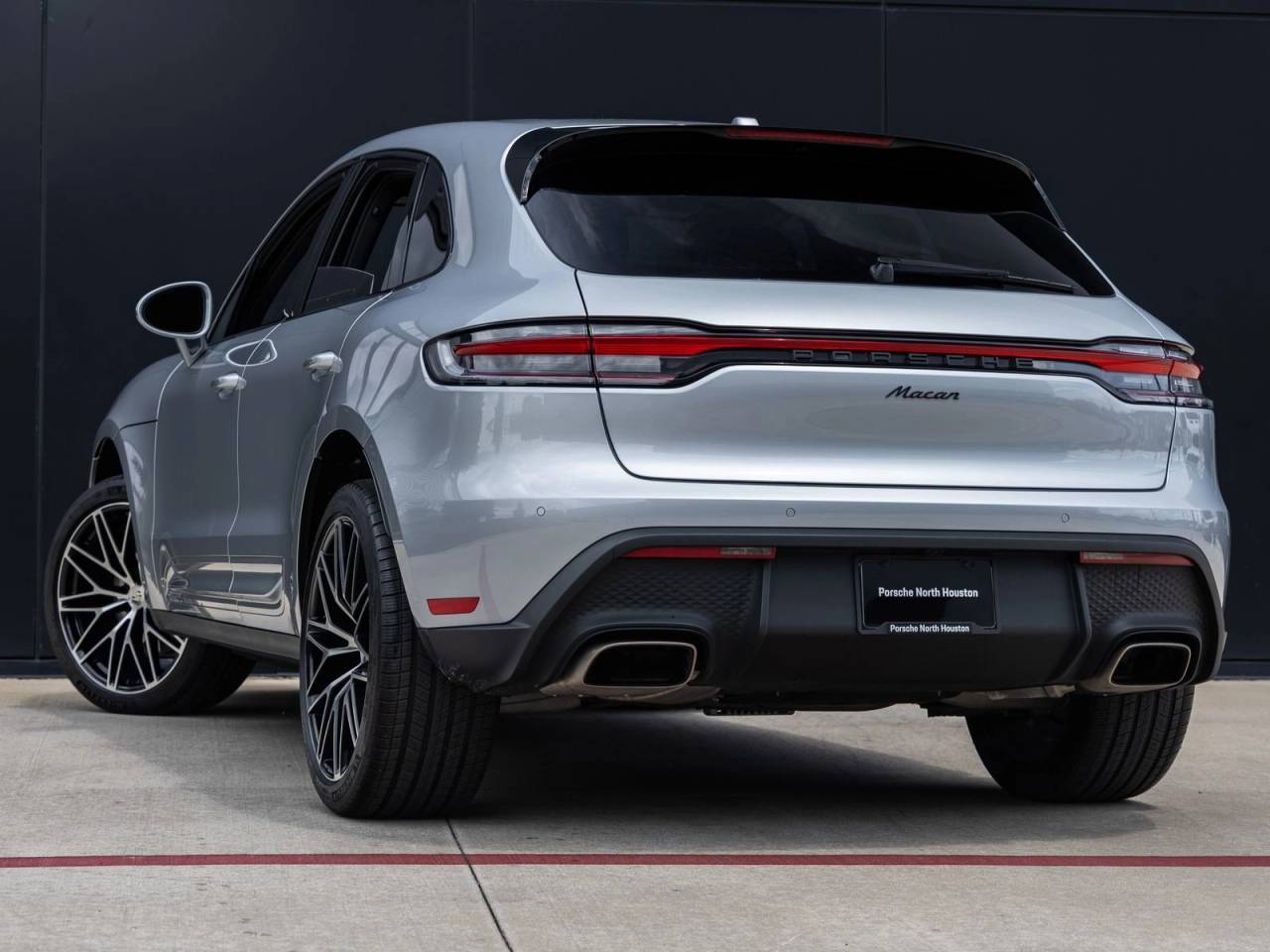 2025 Porsche Macan AWD