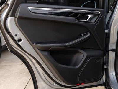 2025 Porsche Macan AWD