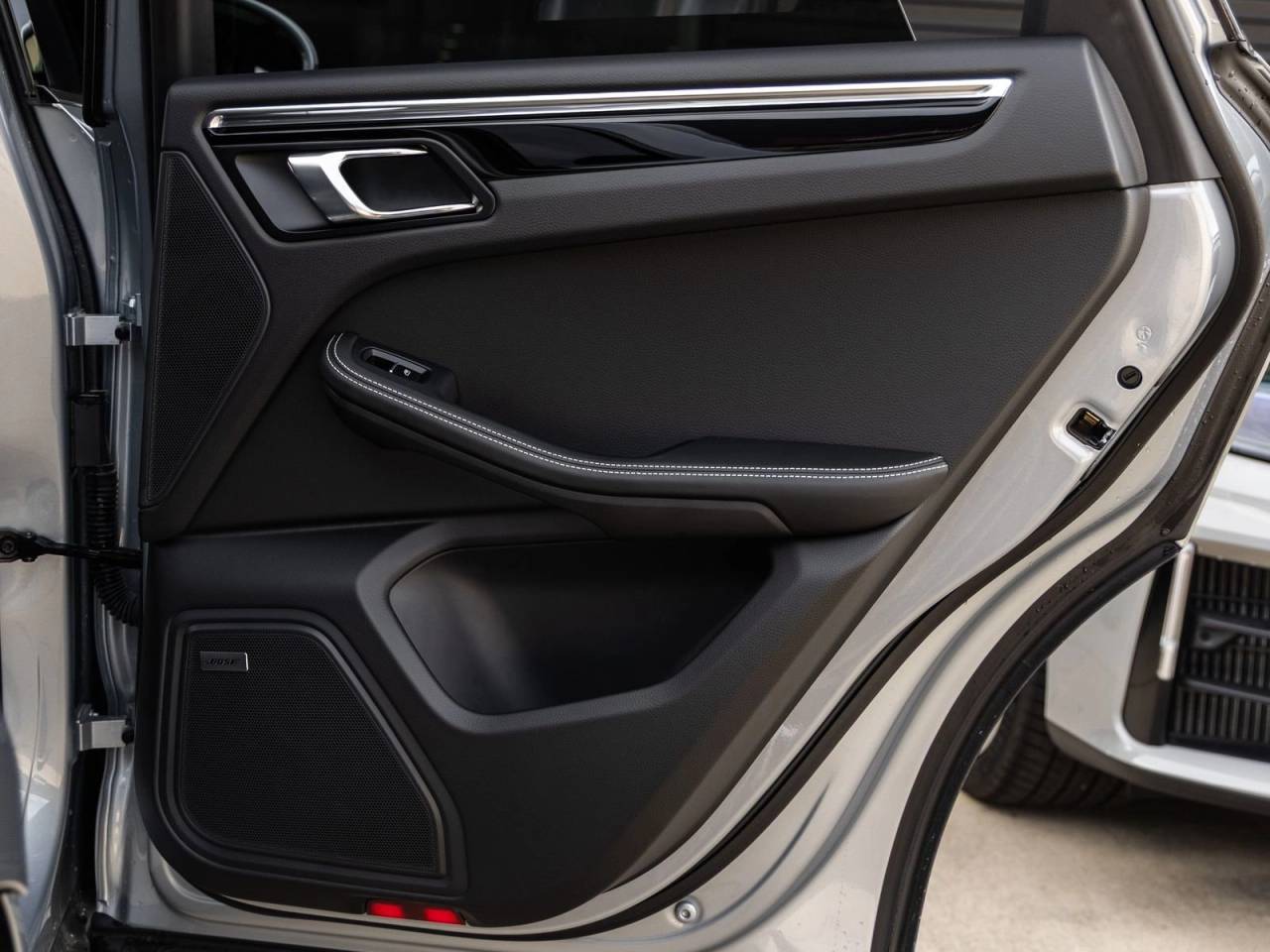 2025 Porsche Macan AWD