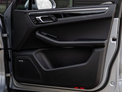 2025 Porsche Macan AWD