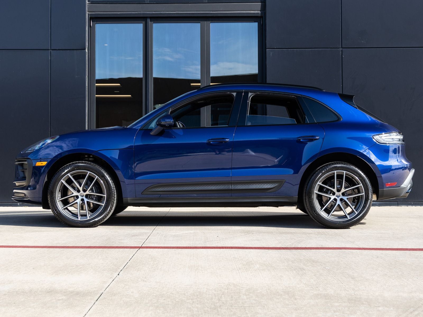 2026 Porsche Macan AWD