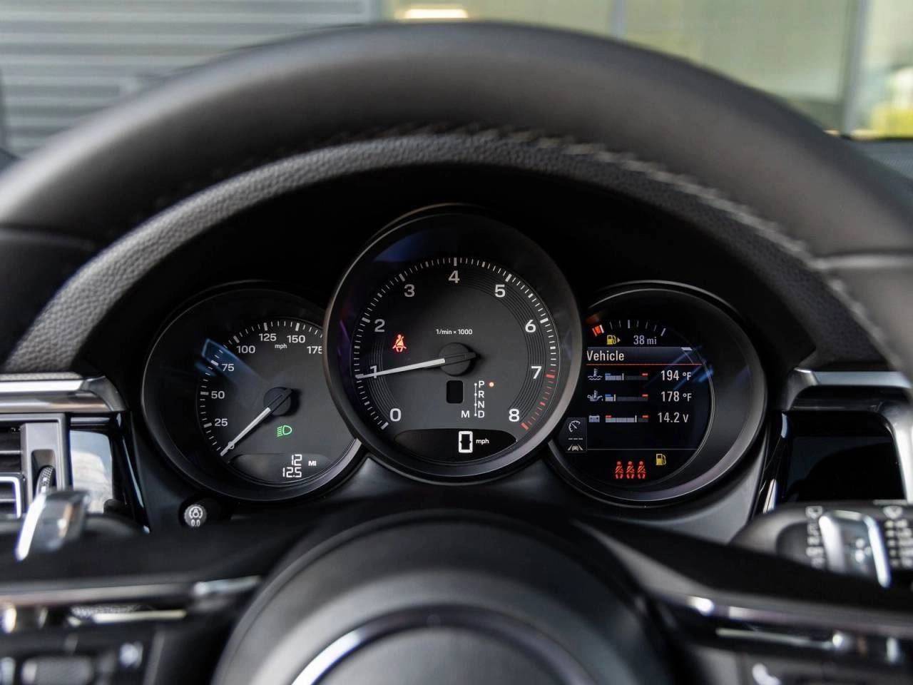 2026 Porsche Macan AWD