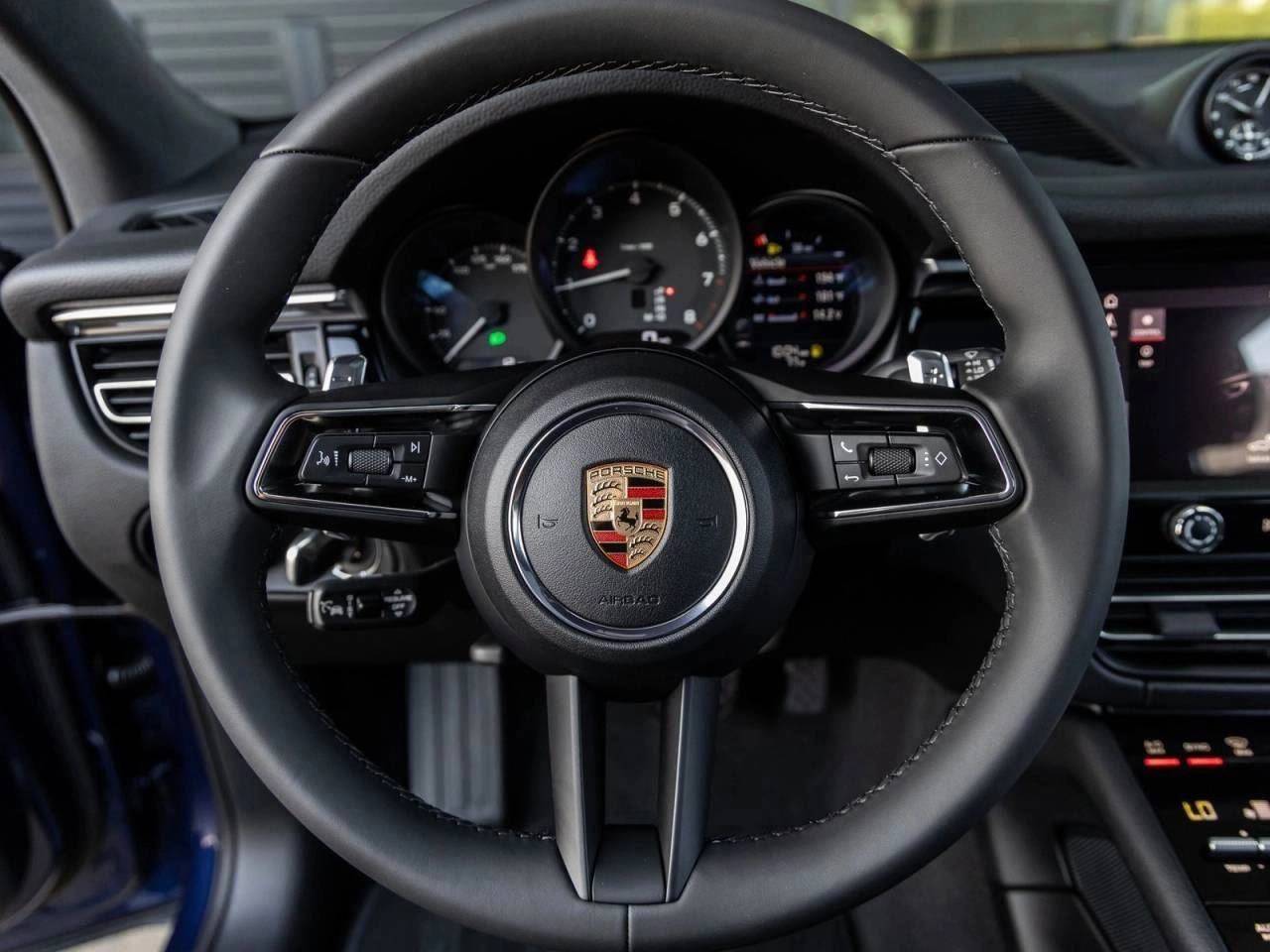 2026 Porsche Macan AWD