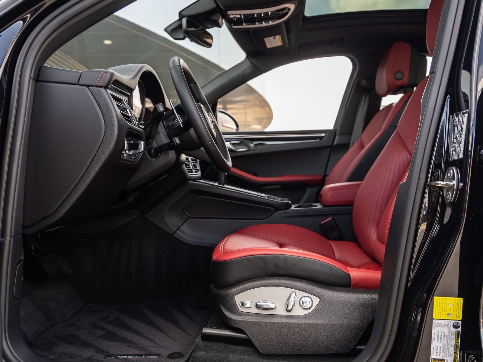 2026 Porsche Macan AWD