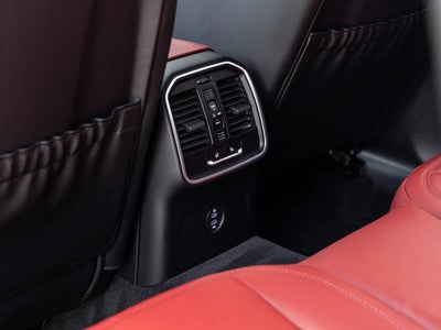 2026 Porsche Macan AWD