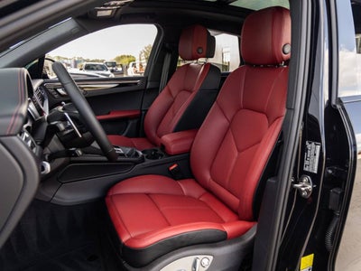 2026 Porsche Macan AWD