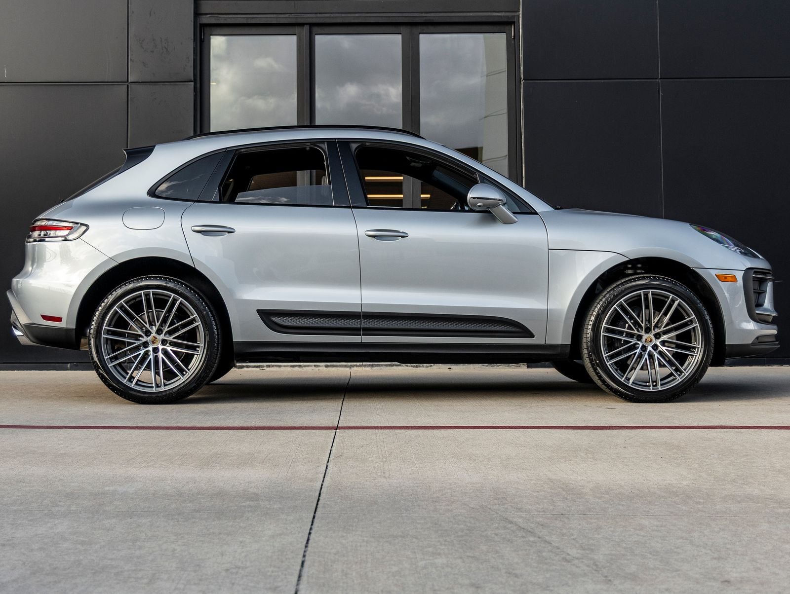 2026 Porsche Macan AWD