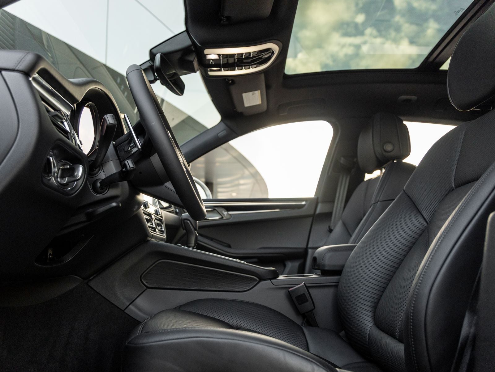 2026 Porsche Macan AWD