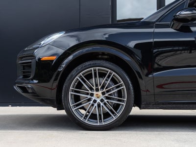 2023 Porsche Cayenne Cayenne Platinum Edition (MY23)
