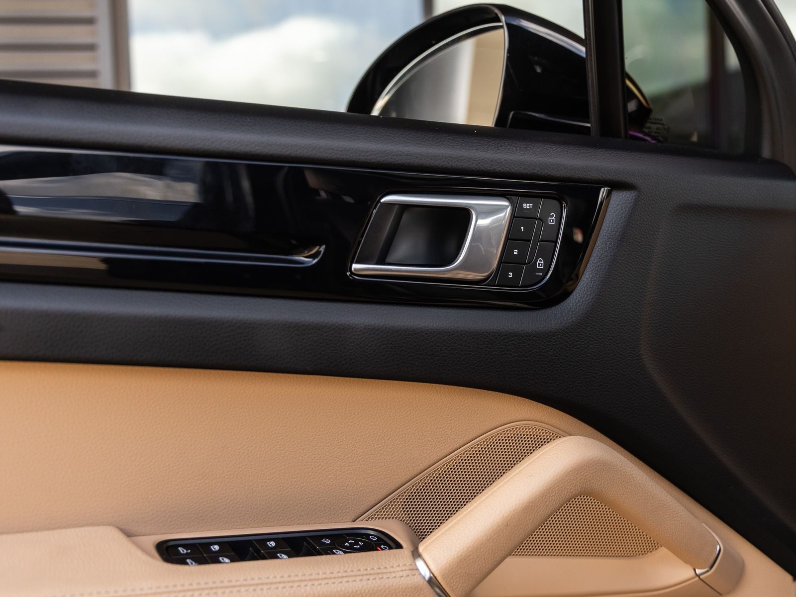 2023 Porsche Cayenne Cayenne Platinum Edition (MY23)